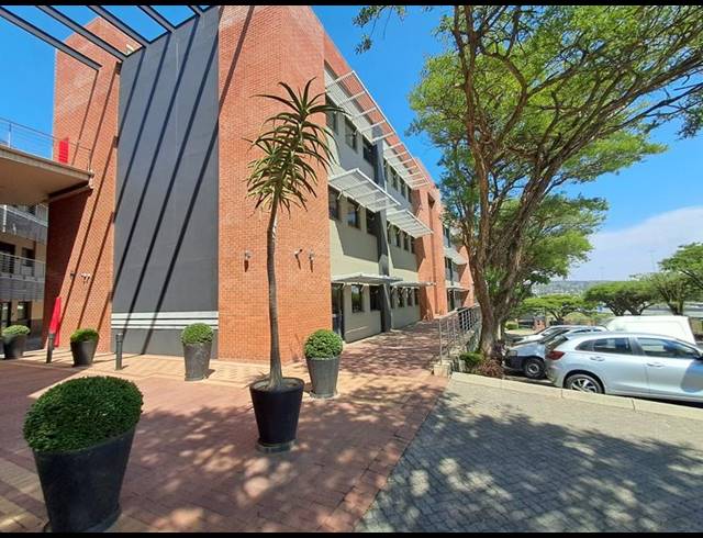 BUSINESS PROPERTY TO RENT IN WOODMEAD